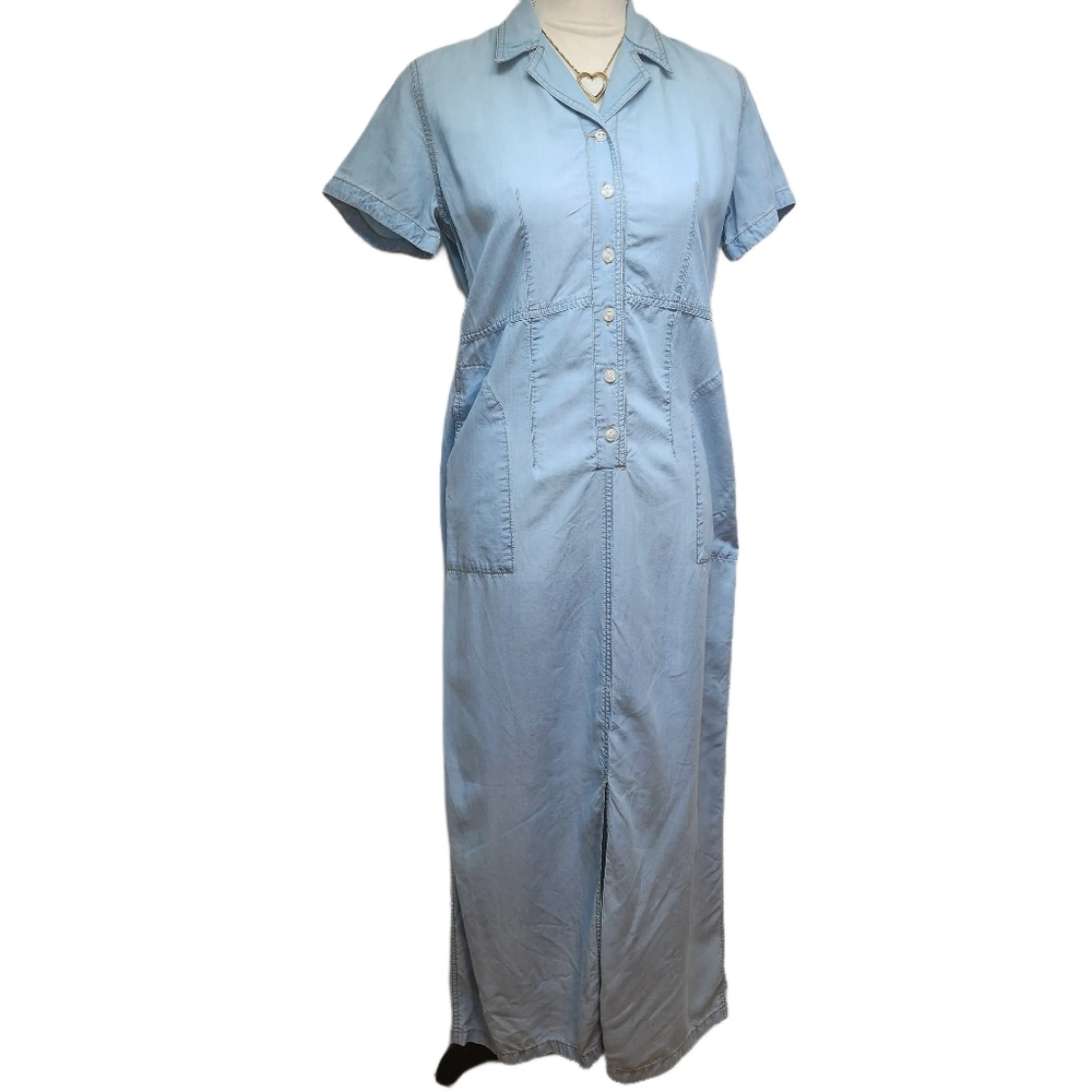 Liz Claiborne. Vintage, denim short sleeve maxi dress. Size 4